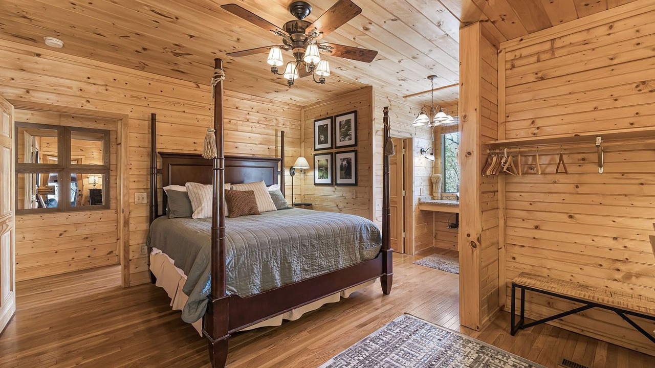 Photo of Bedroom in Bryson City