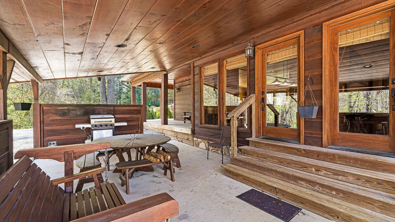 Photo of Patio Balcony in Bryson City