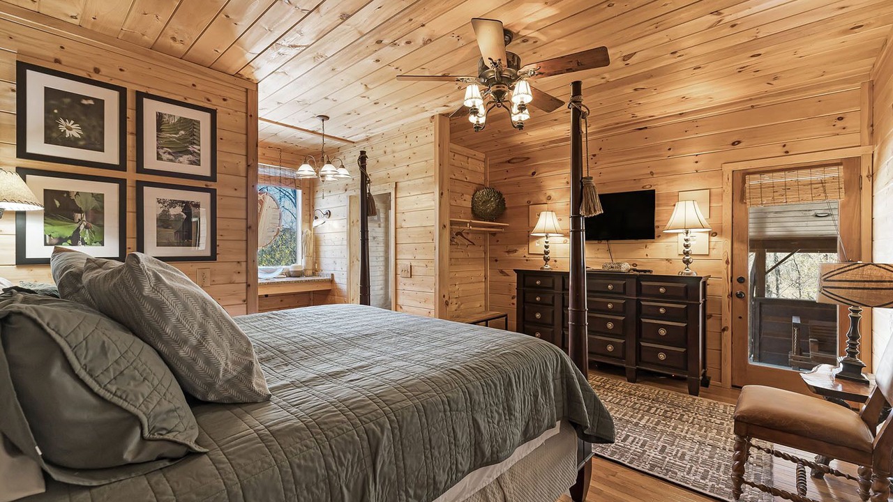Photo of Bedroom in Bryson City