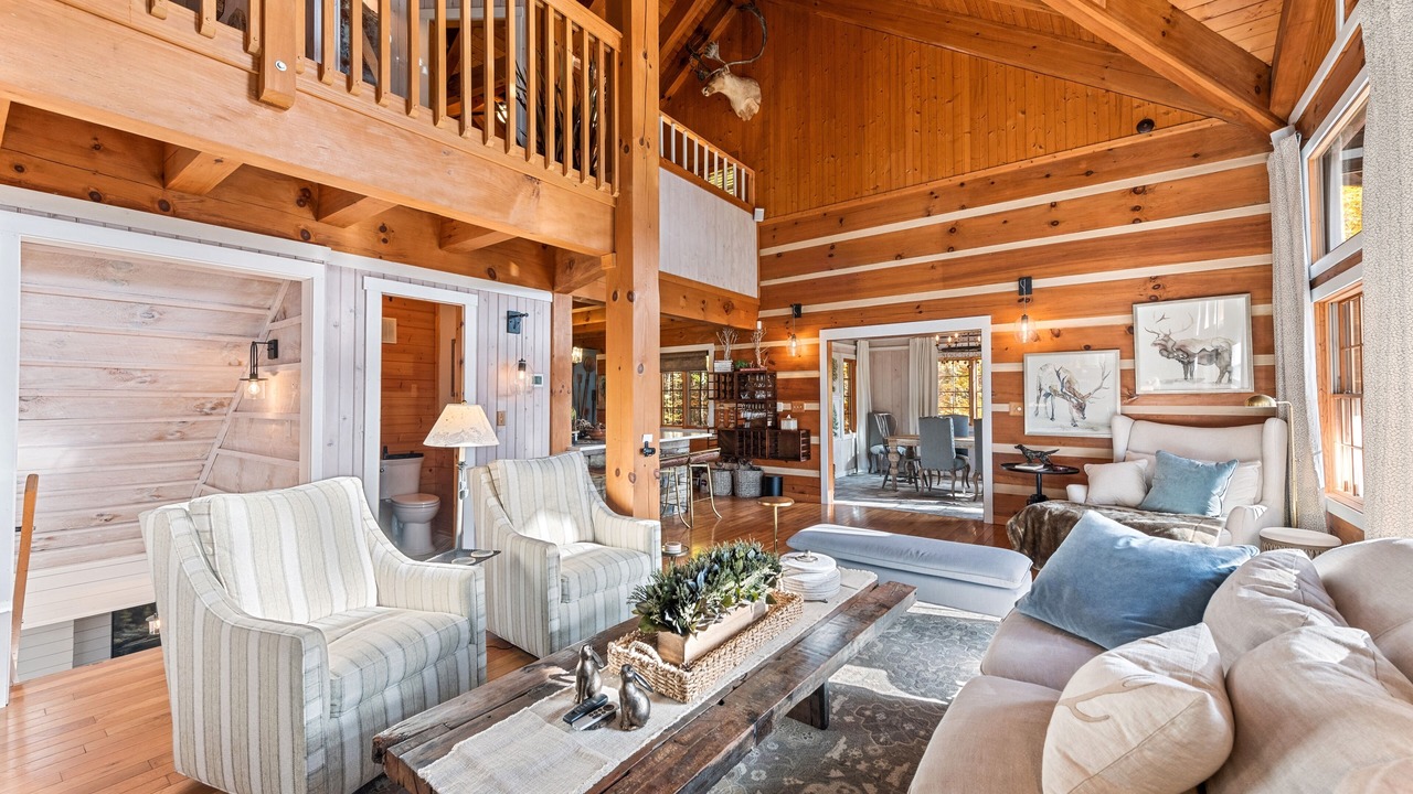 Photo of Livingroom in Sapphire