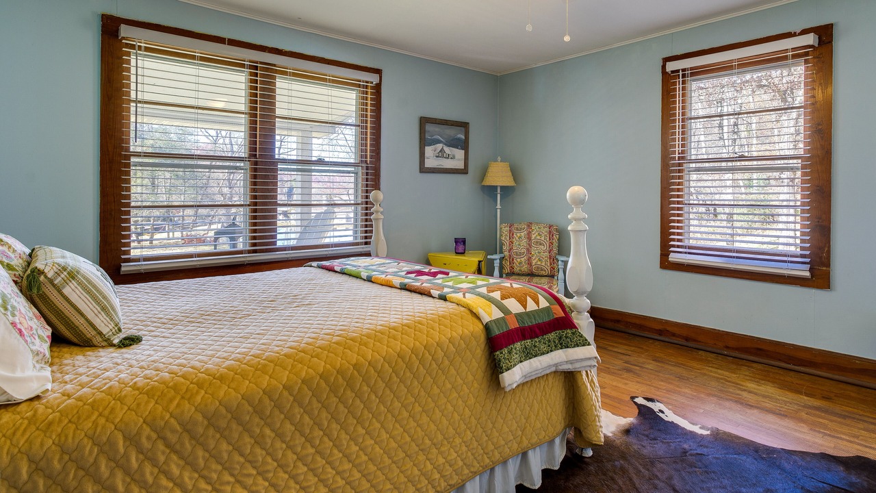 Photo of Bedroom in Kyle