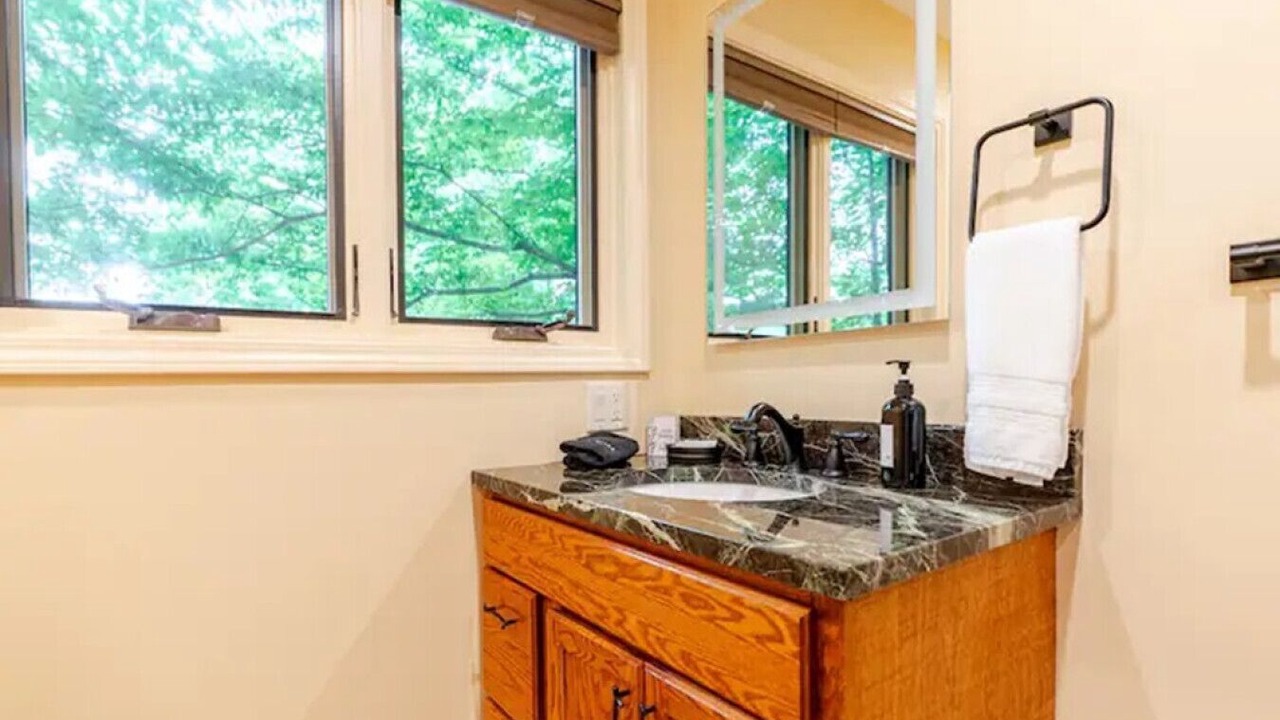 Photo of Bathroom in Marshall