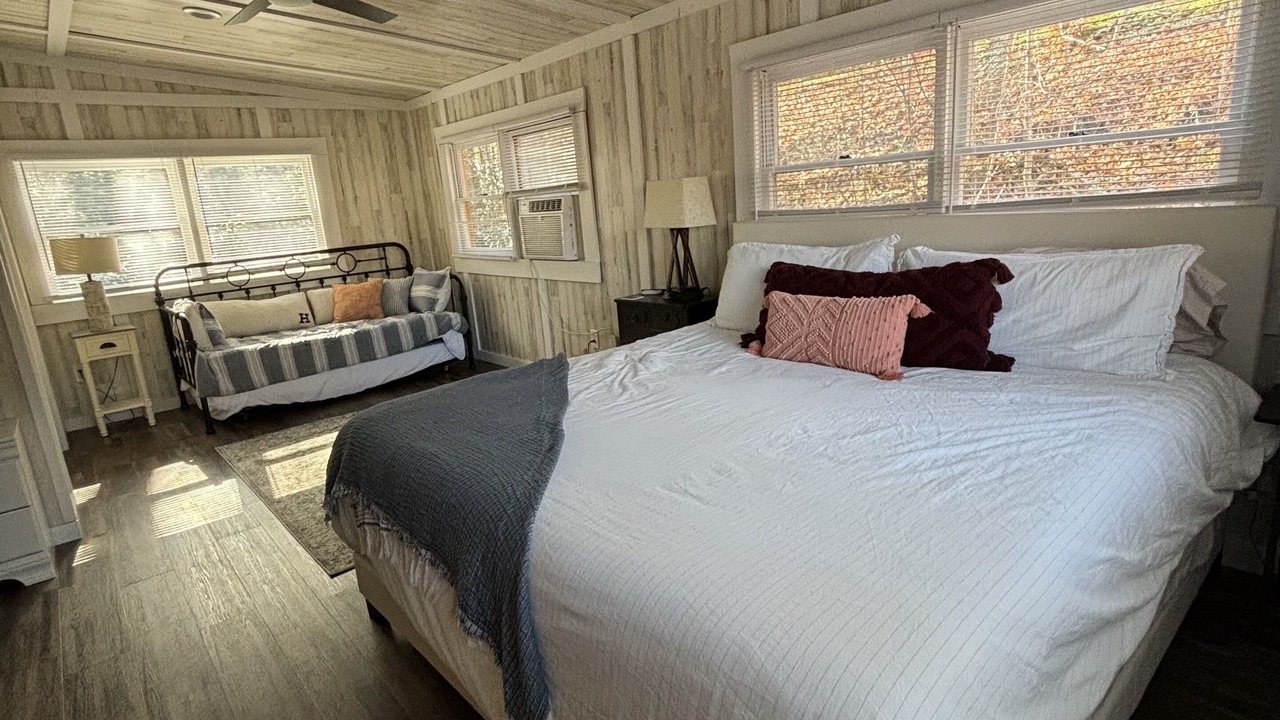 Photo of Bedroom in Maggie Valley