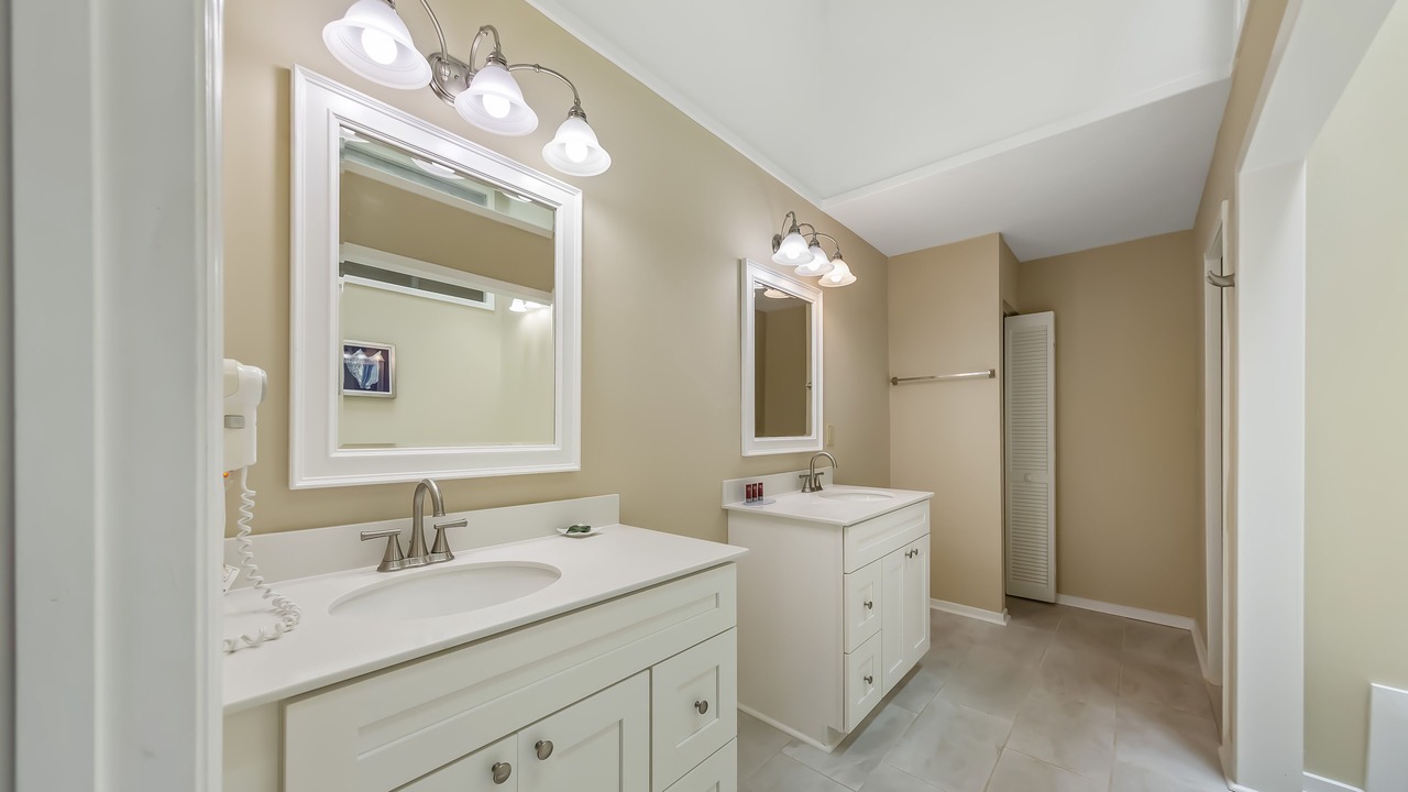 Photo of Bathroom in Fairfield Harbour