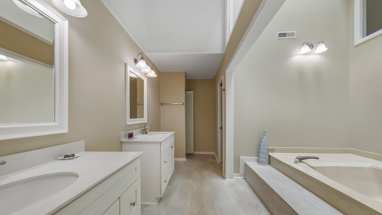 Photo of Bathroom in Fairfield Harbour