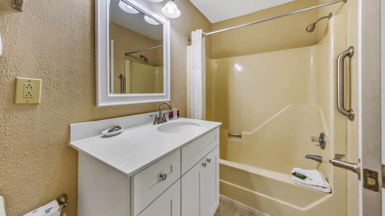 Photo of Bathroom in Fairfield Harbour