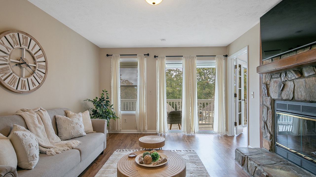 Photo of Livingroom in Westover