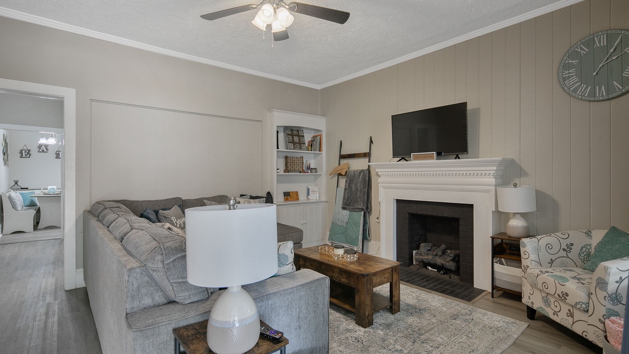 Photo of Livingroom in Terry Sanford