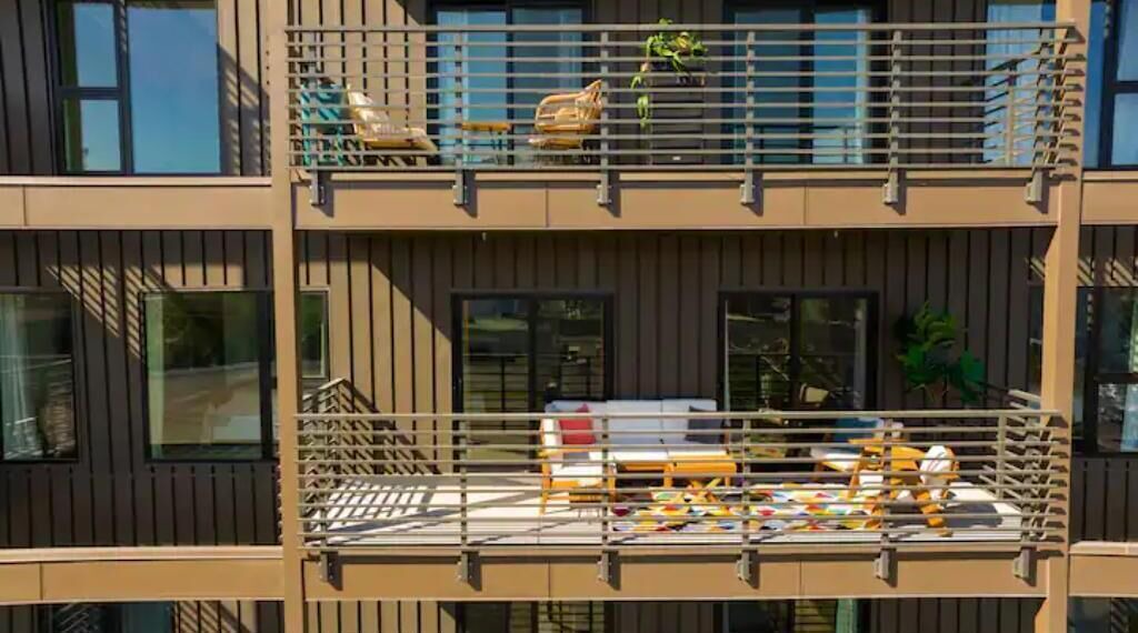 Photo of Patio Balcony in Eighth Avenue
