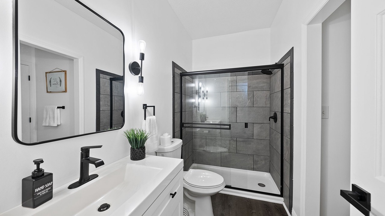 Photo of Bathroom in Apex