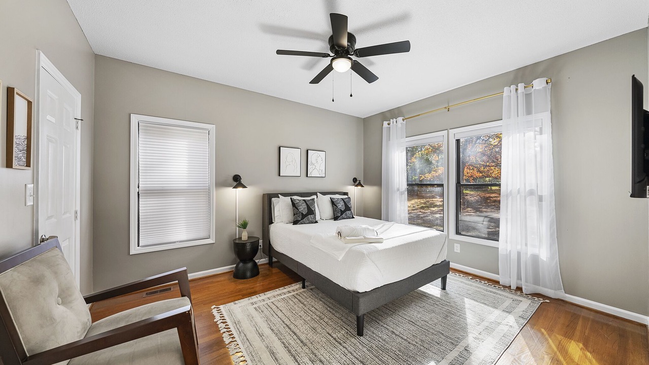 Photo of Bedroom in Apex