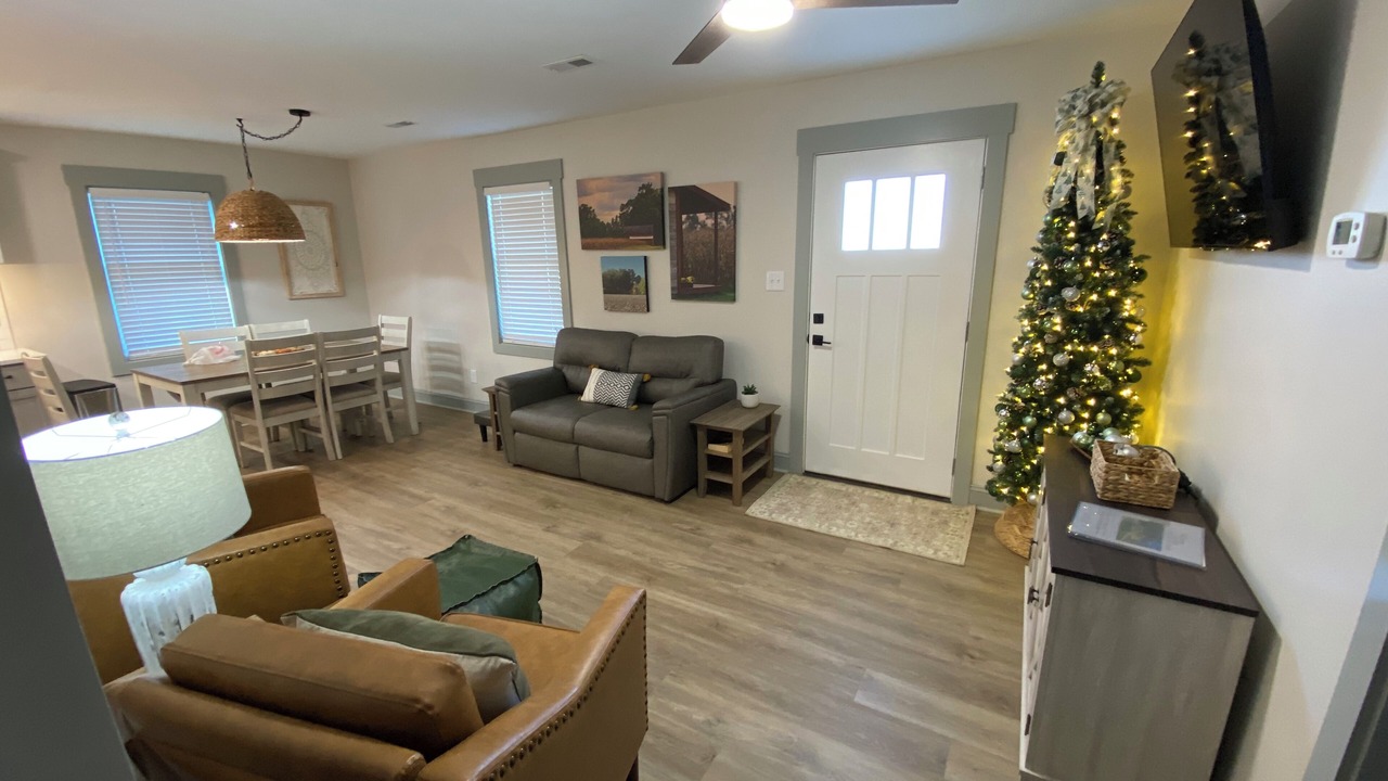 Photo of Livingroom in Farmville