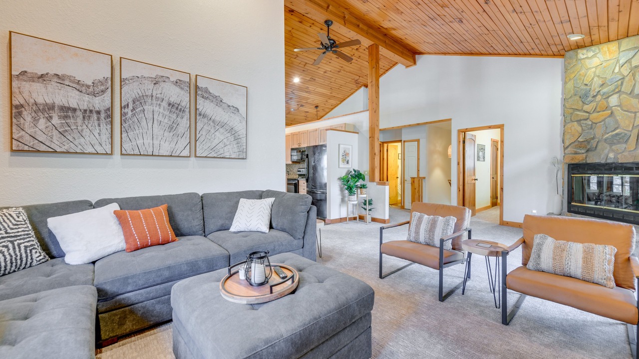 Photo of Livingroom in Waynesville