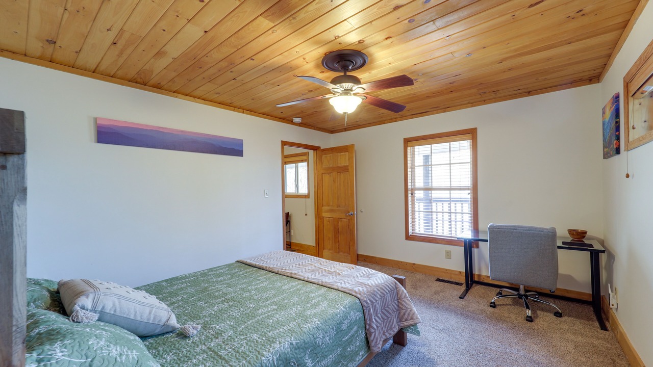 Photo of Bedroom in Spruce Pine