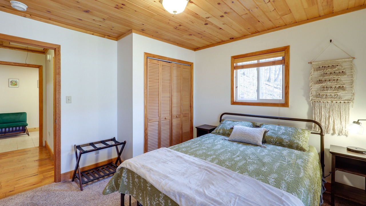 Photo of Bedroom in Spruce Pine
