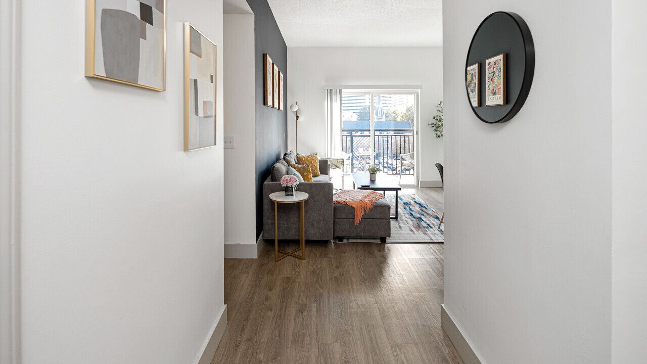 Photo of Livingroom in Charlotte Center City
