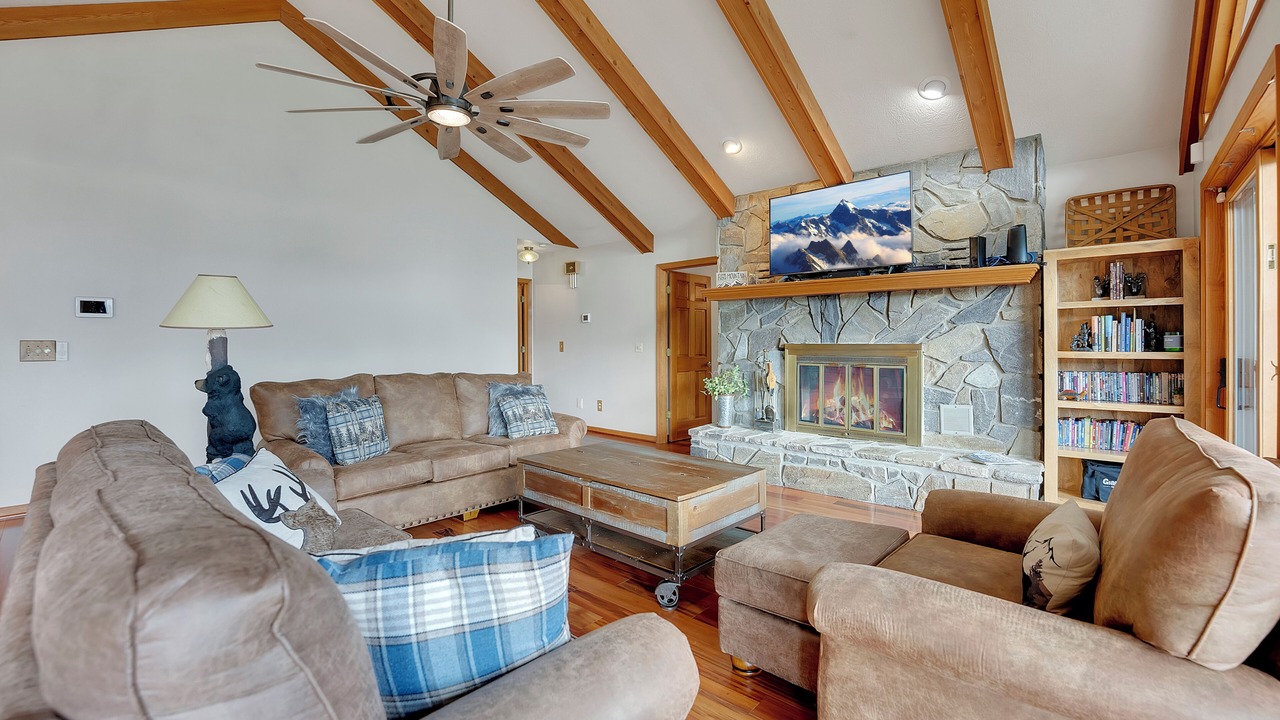 Photo of Livingroom in Maggie Valley