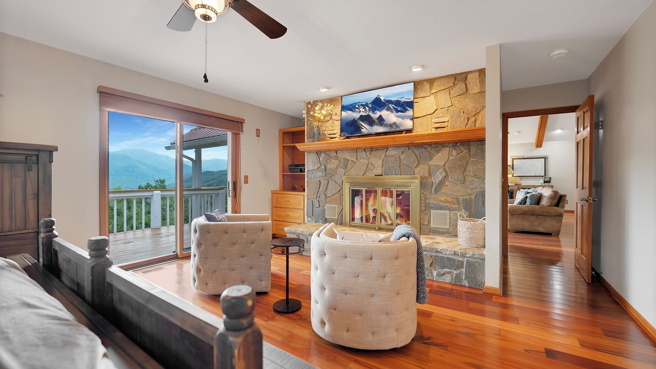Photo of Livingroom in Maggie Valley