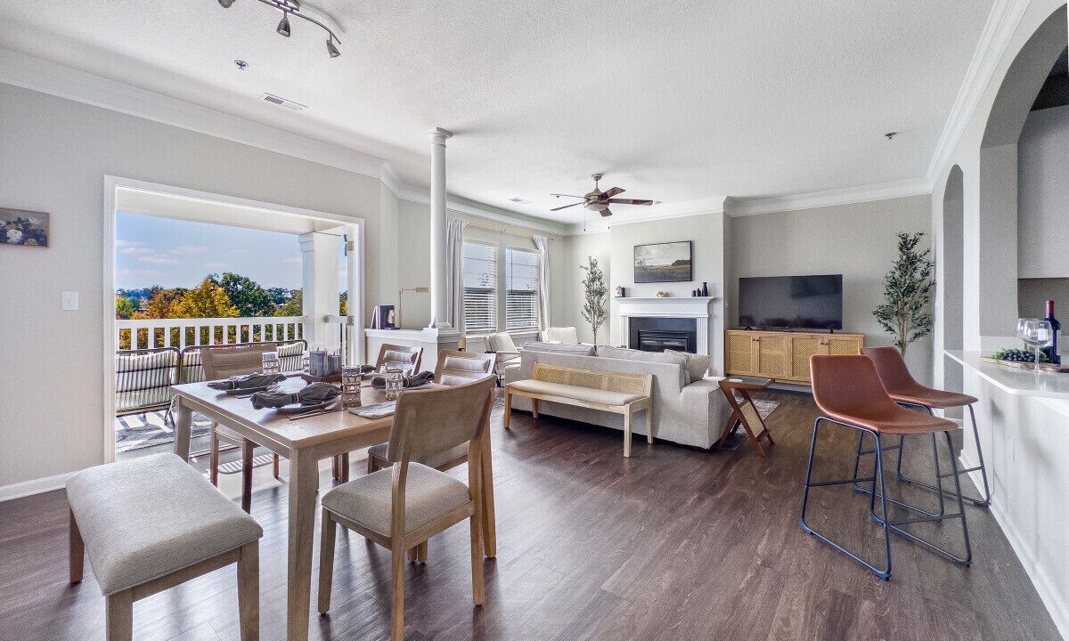 Photo of Livingroom in Huntersville