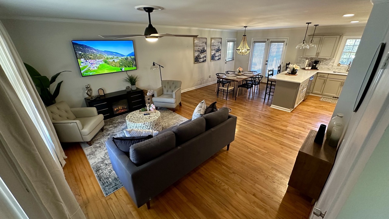 Photo of Livingroom in Northeast Raleigh