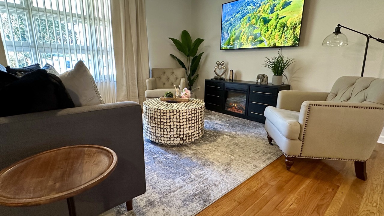 Photo of Livingroom in Northeast Raleigh