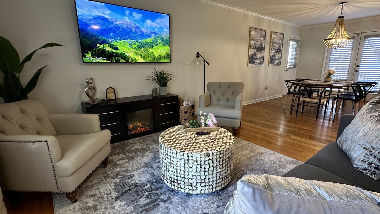 Photo of Livingroom in Northeast Raleigh