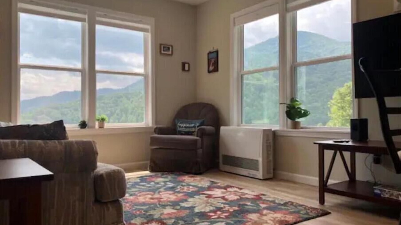 Photo of Livingroom in Waynesville