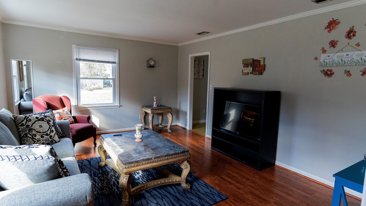 Photo of Livingroom in Ashbrook - Clawson Village