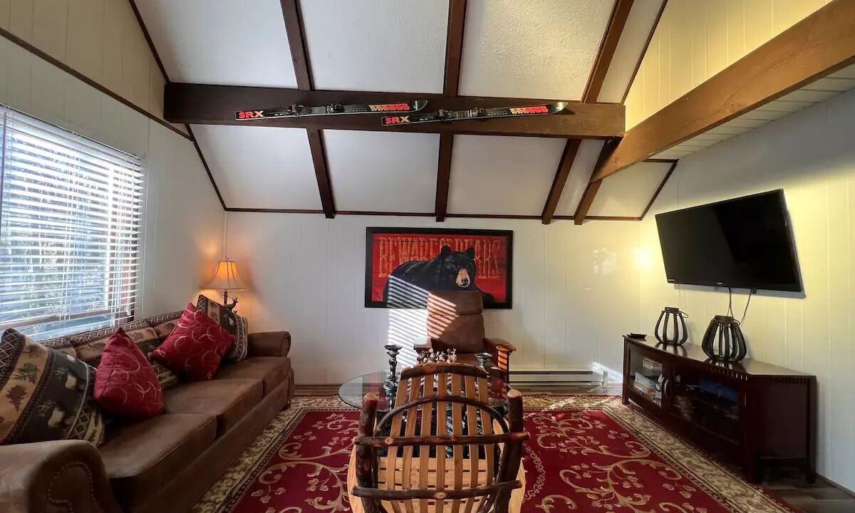 Photo of Livingroom in Charter Hills