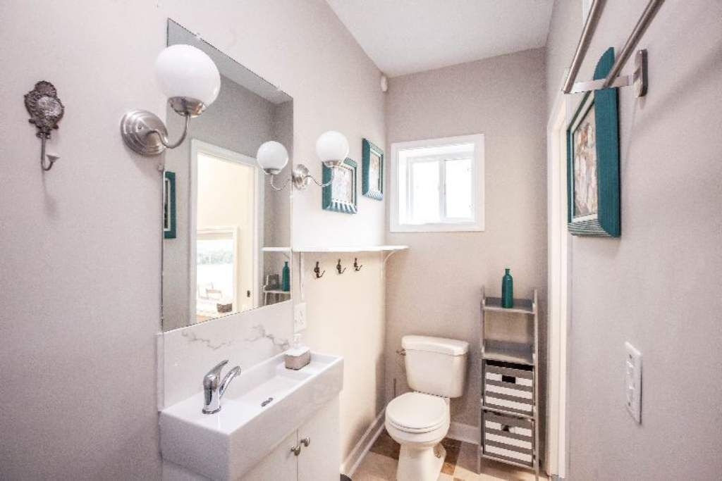 Photo of Bathroom in Sunset Road