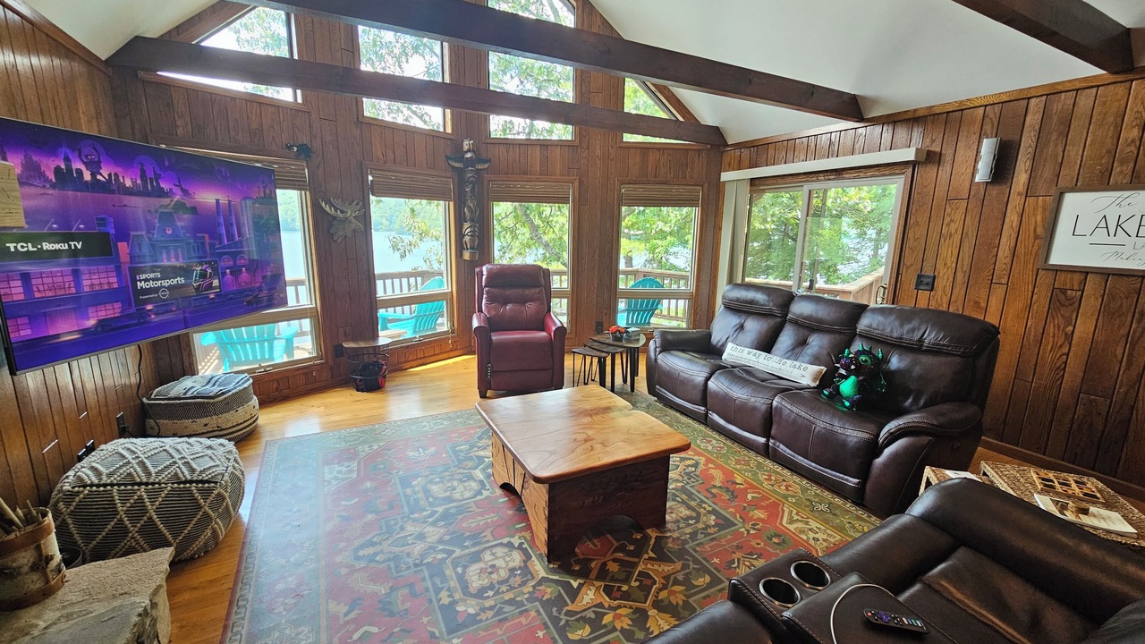 Photo of Bedroom in Robbinsville