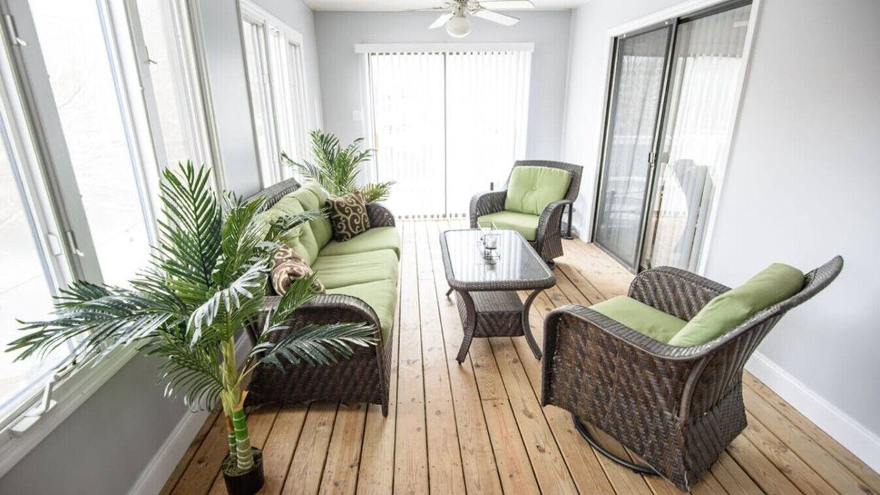 Photo of Livingroom in Westlake Corner