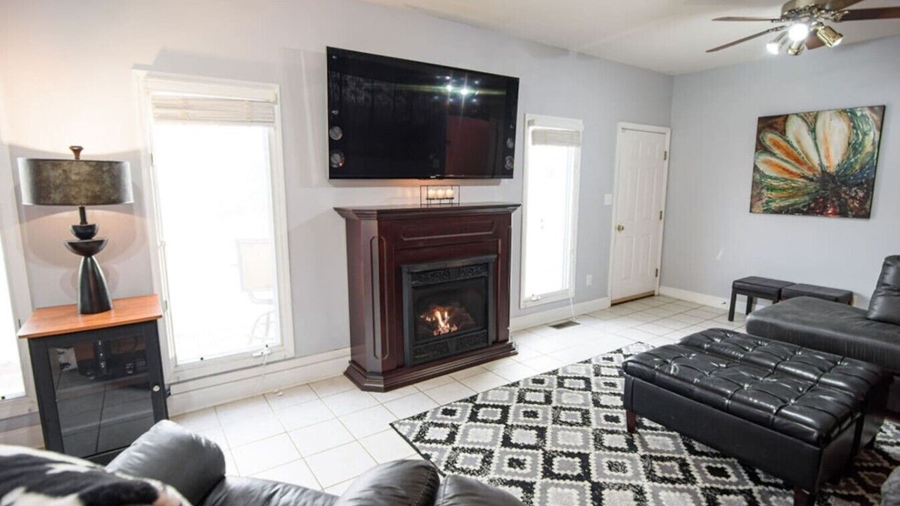 Photo of Livingroom in Westlake Corner