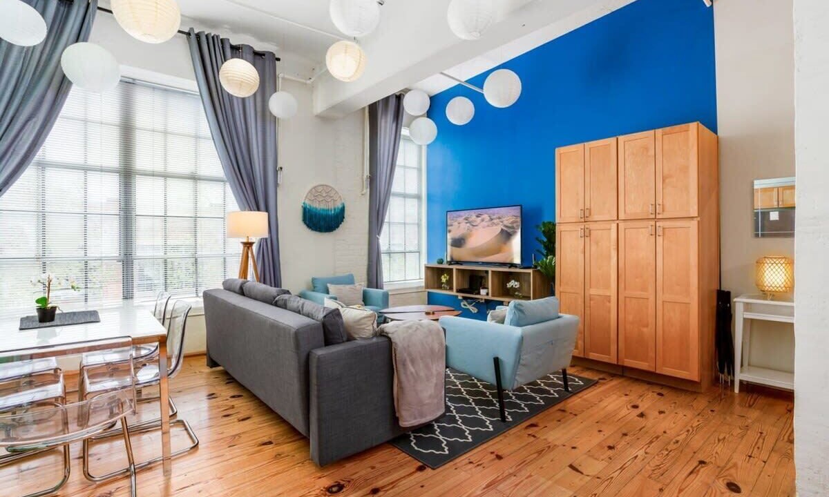 Photo of Livingroom in Downtown