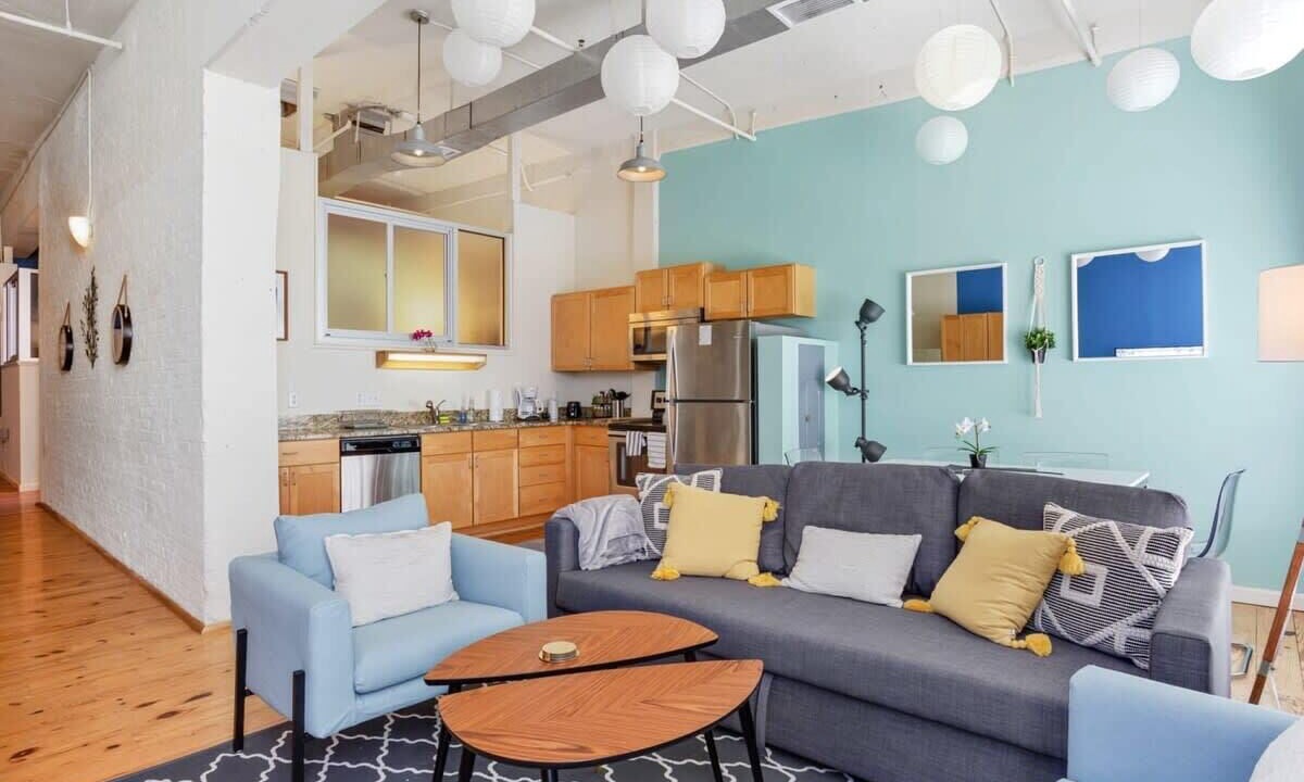 Photo of Livingroom in Downtown