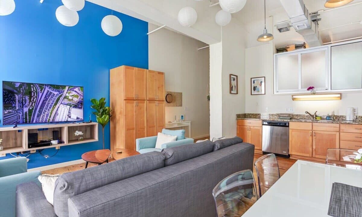 Photo of Livingroom in Downtown