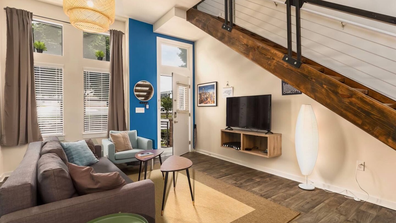 Photo of Livingroom in First Ward