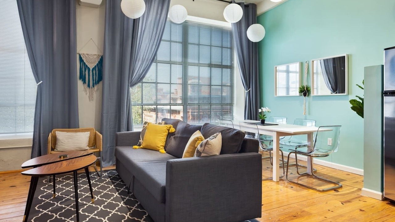 Photo of Livingroom in Downtown