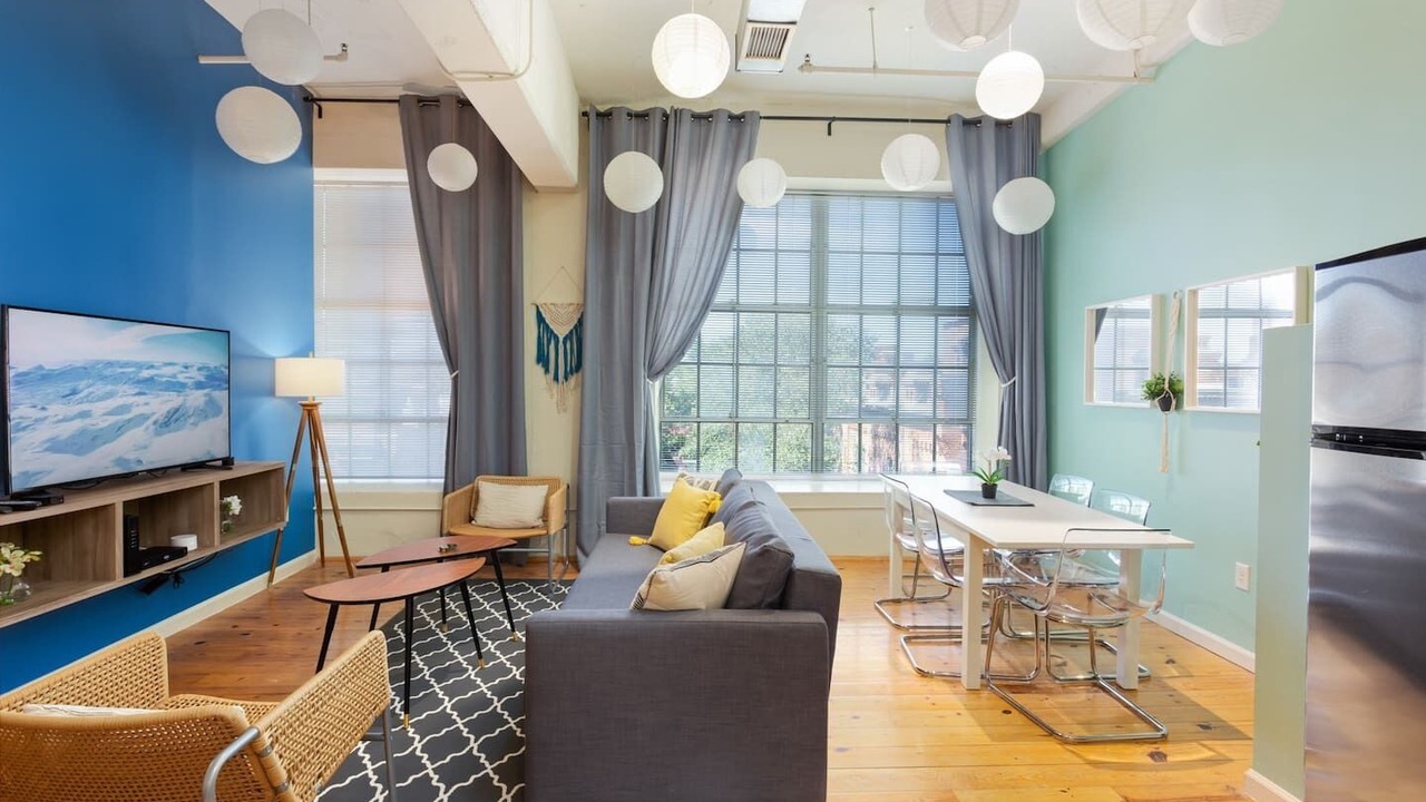 Photo of Livingroom in Downtown