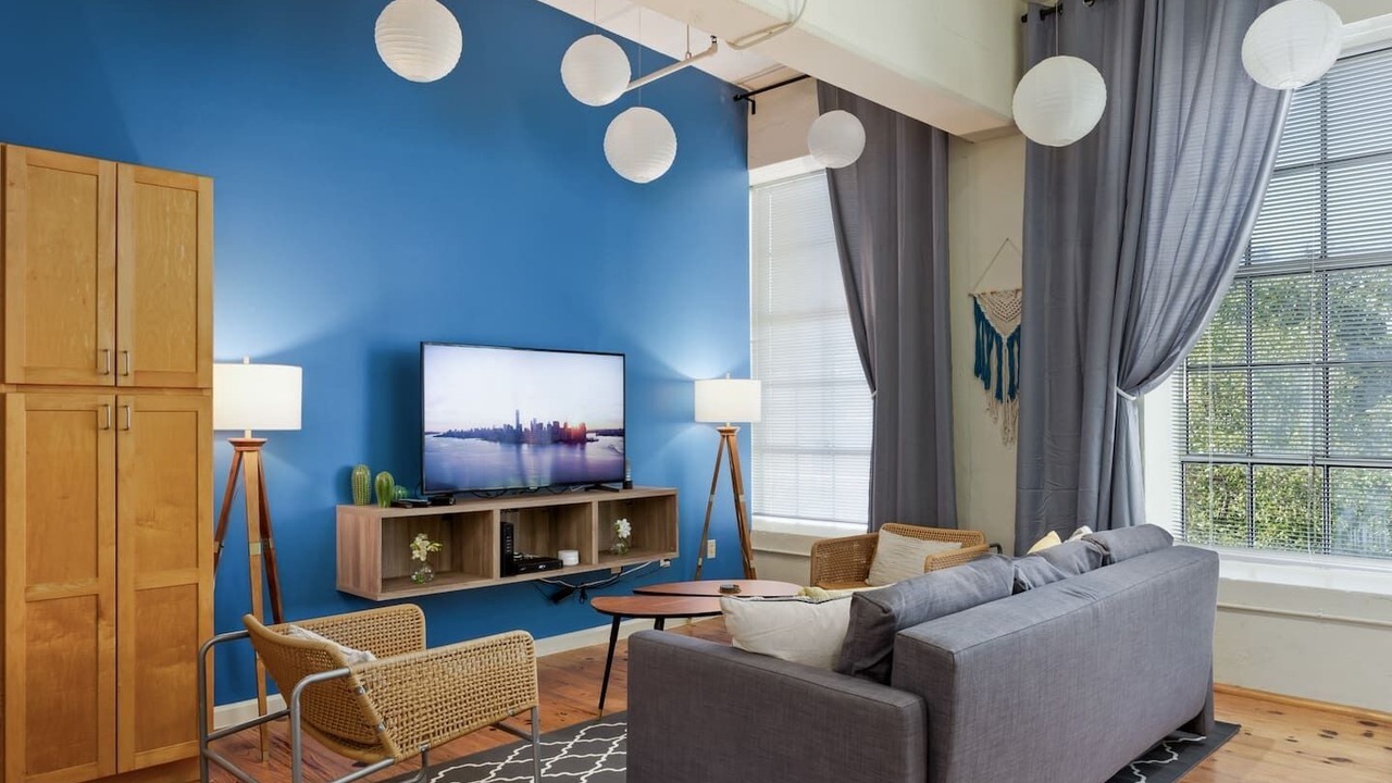 Photo of Livingroom in Downtown