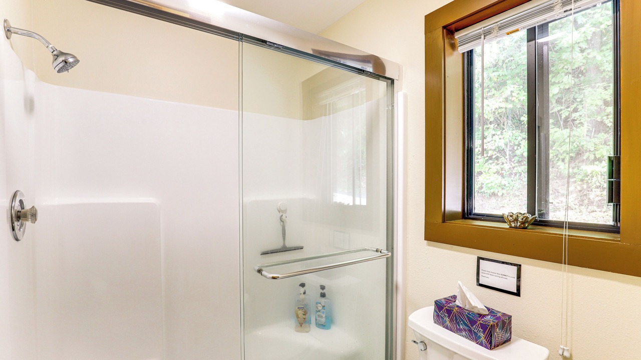 Photo of Bathroom in Valley Creek Run