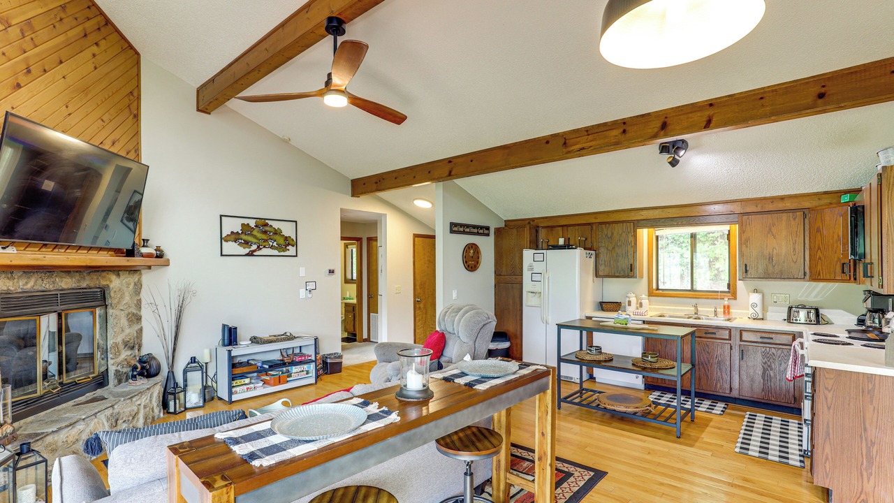 Photo of Livingroom in Valley Creek Run