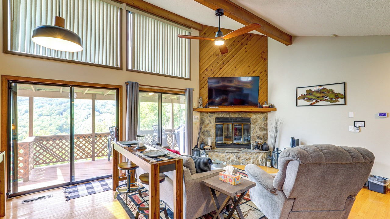 Photo of Livingroom in Valley Creek Run