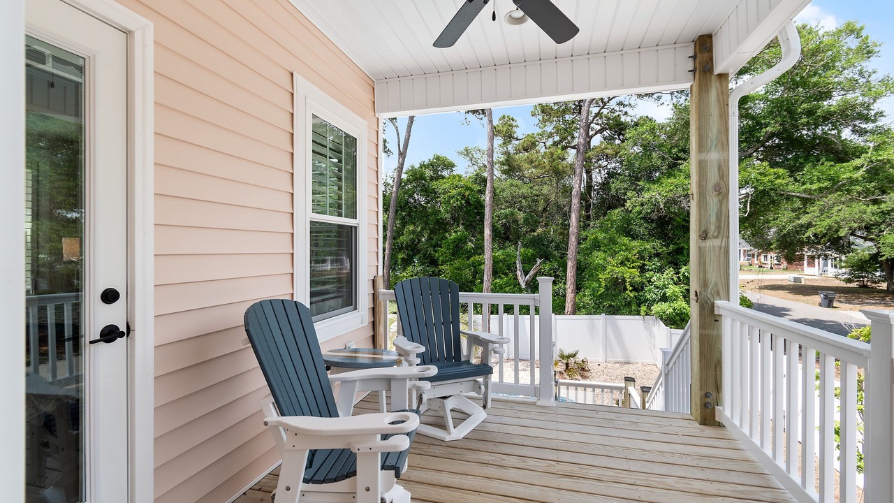 Photo of Patio Balcony in Tranquil Harbour