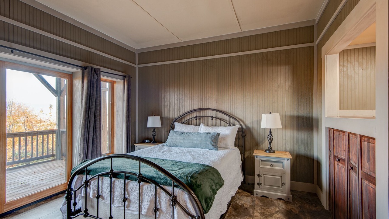 Photo of Bedroom in Frank
