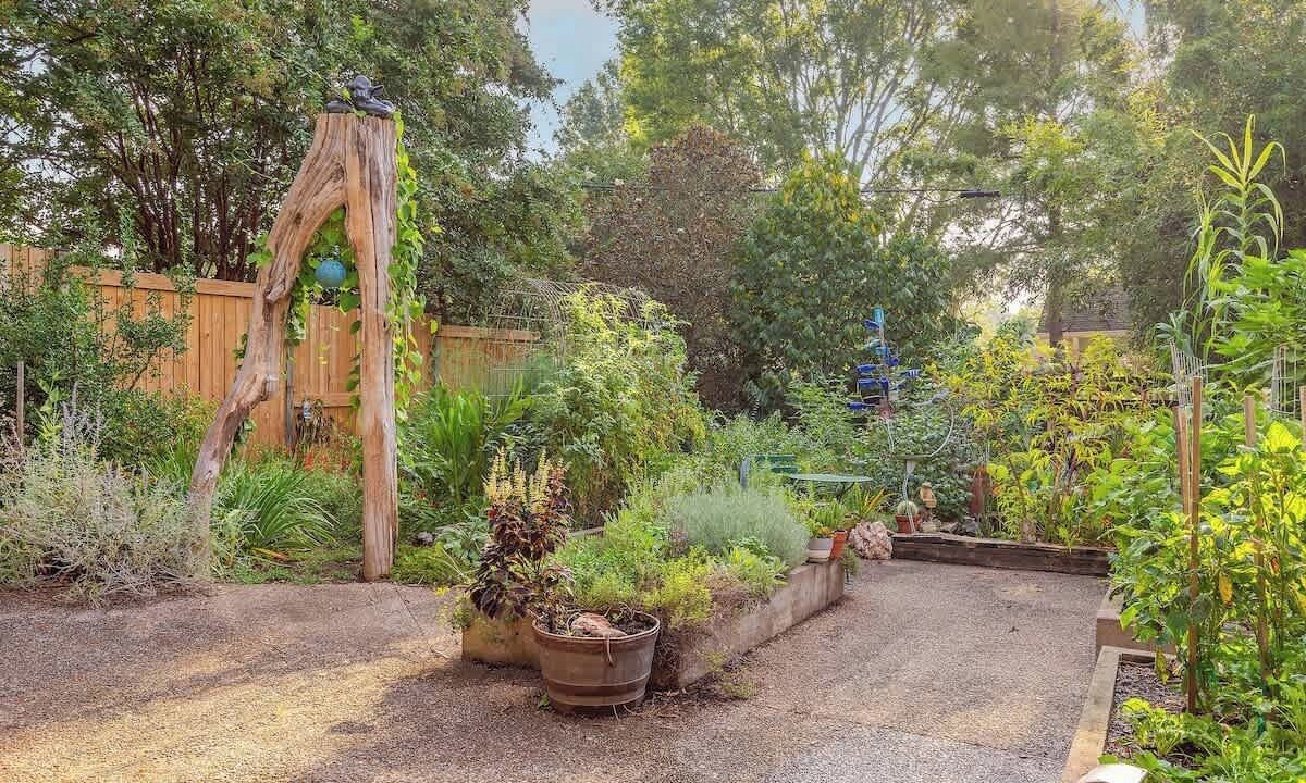 Photo of Outdoor in Belmont - Hillsboro