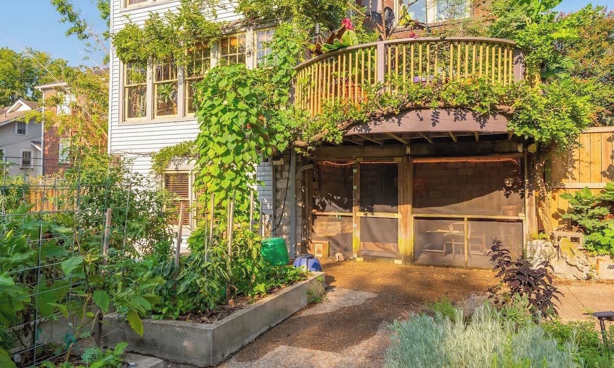 Photo of Outdoor in Belmont - Hillsboro