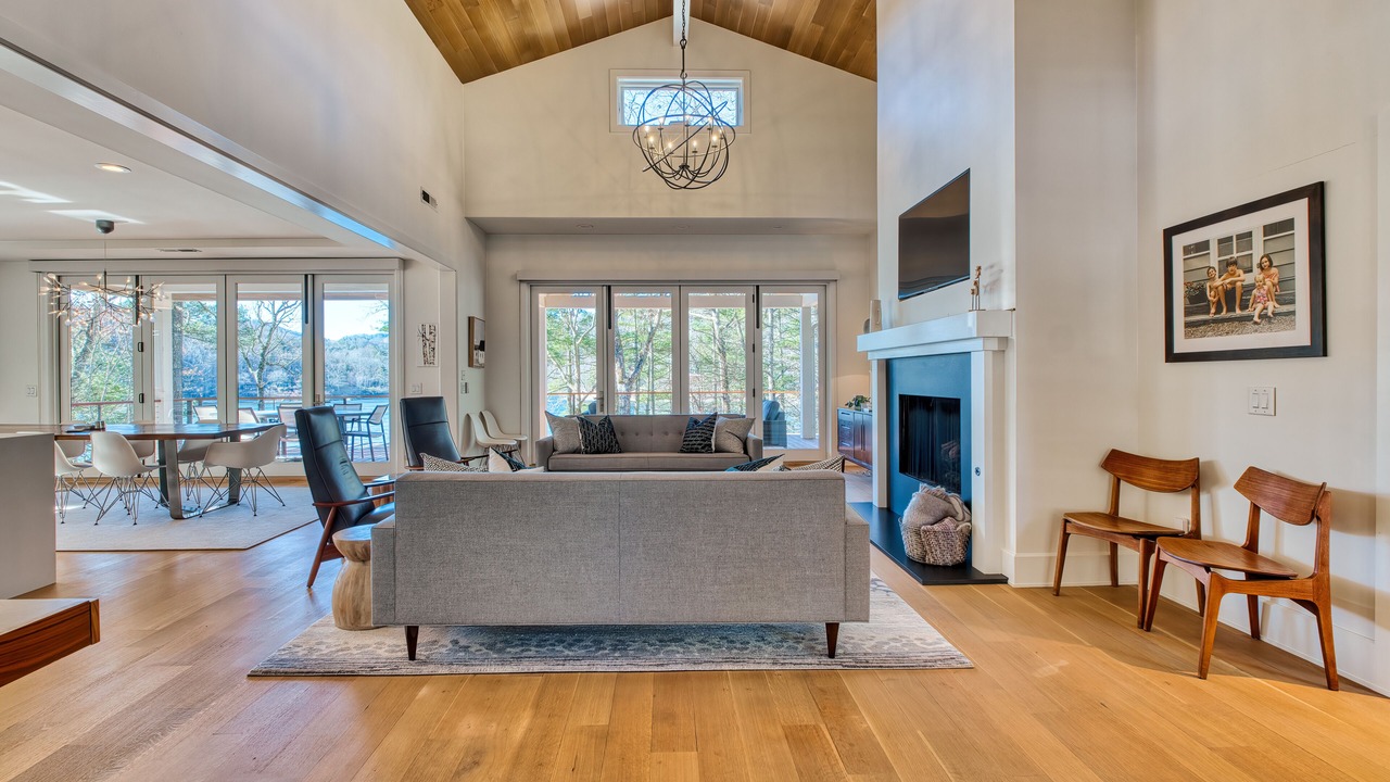 Photo of Livingroom in Cullowhee