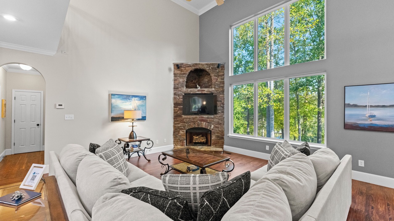 Photo of Livingroom in Barium Springs