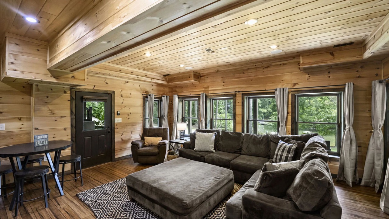Photo of Bedroom in Lake Norman of Catawba